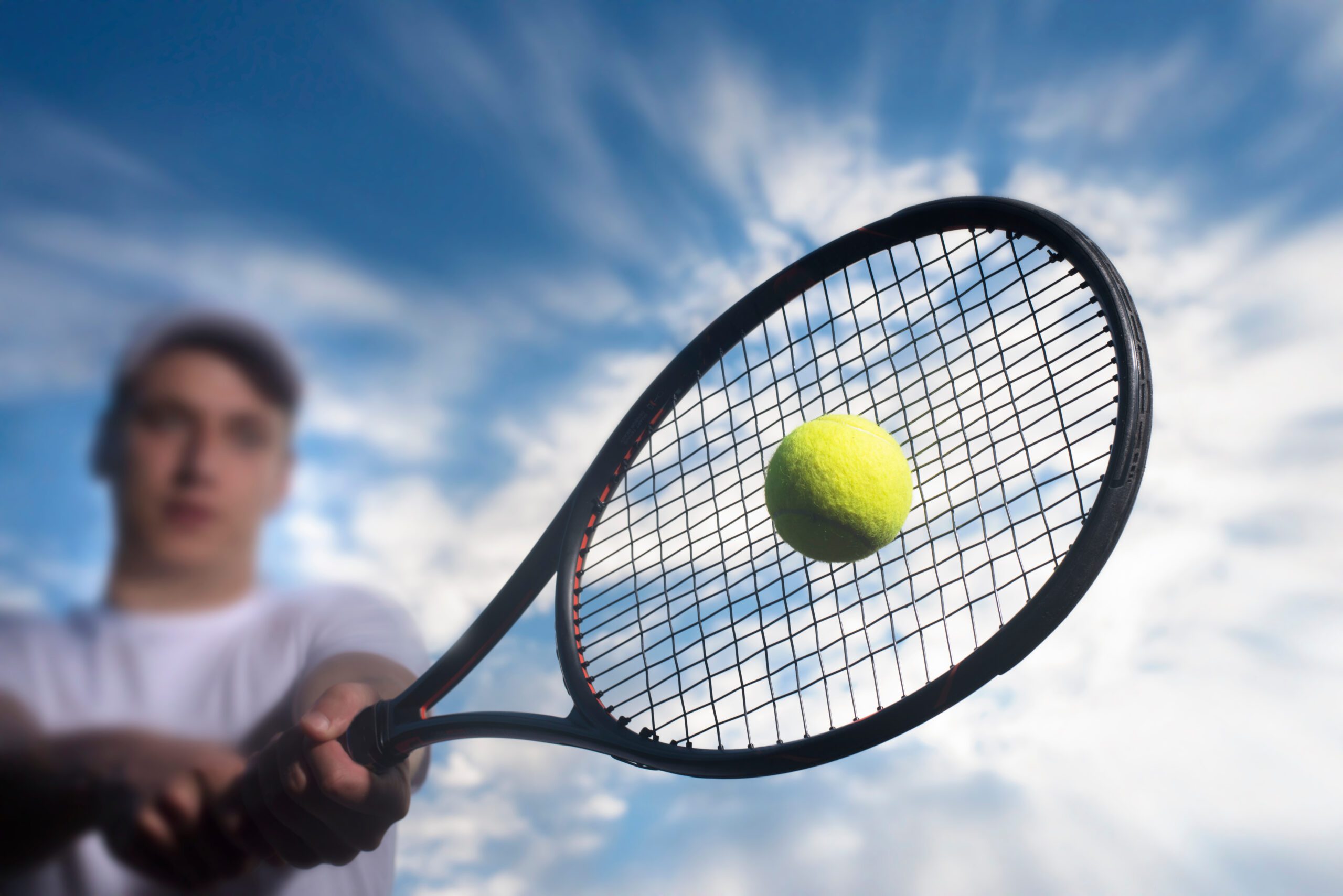 jonas-augustin_augustin-foto_tennisschläger-ball